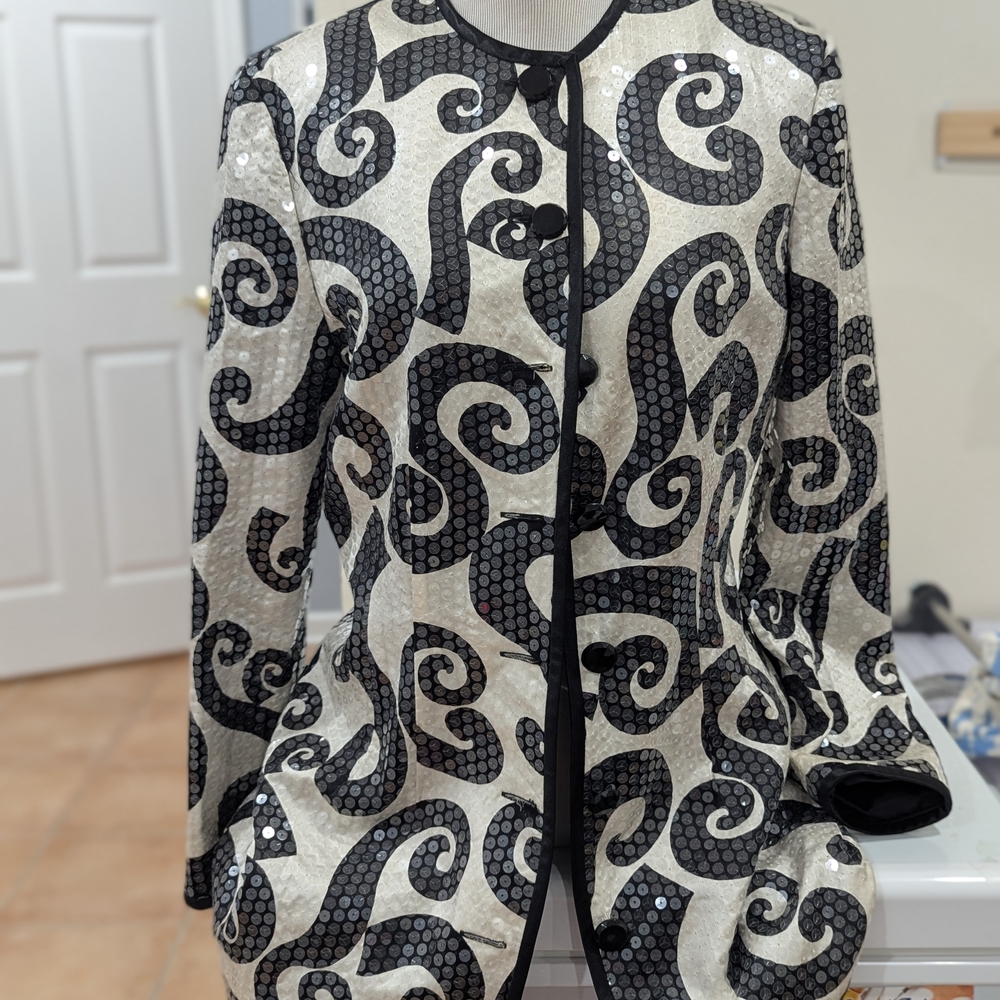 Black and White Patterned Women's Jacket